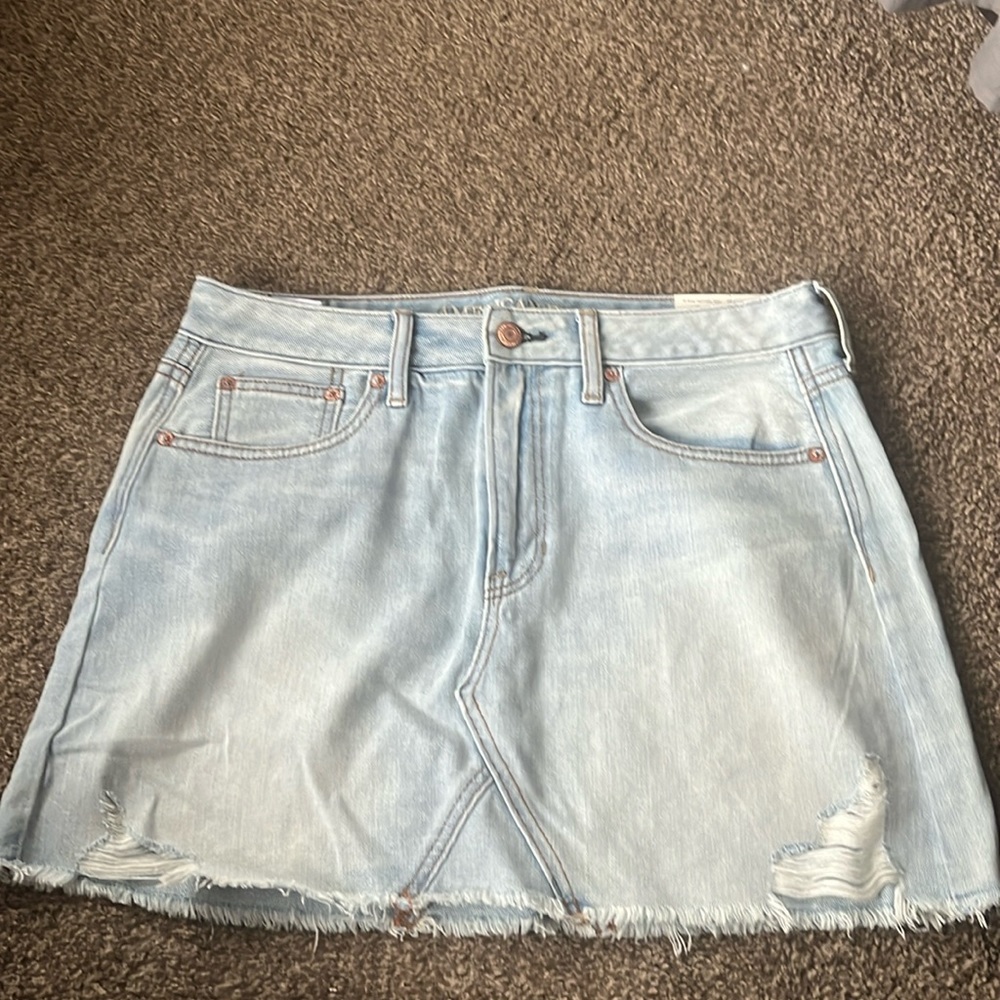 AMERICAN EAGLE HI RISE FESTIVAL MINI, NWT